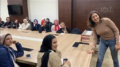 ميرنا الهلباوي تلتقي جمهورها وتوقع أعمالها في معرض الكتاب (فيديو وصور)