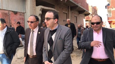 نائب محافظ الإسماعيلية يتفقد مشكلة ارتفاع منسوب المياه الجوفية والسطحية بالكيلو 2