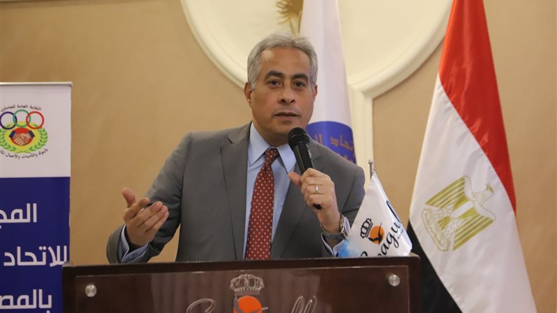 حسن شحاتة وزير القوى