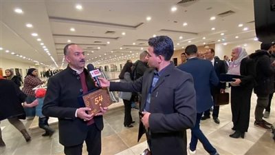 أستاذ بجامعة عين شمس يحصل على جائزة أفضل إصدار مترجم بمعرض الكتاب