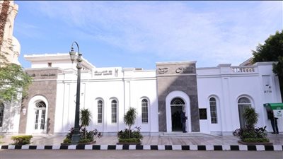 وزير الاتصالات يفتتح مكتبي بريد البرلمان ومول العرب