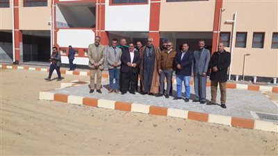 مدير تعليم الدقهلية يتفقد تجهيزات مدرسة الدكتورة سعاد الكفافي 