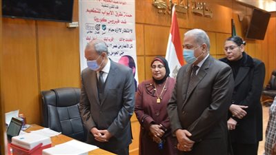 محافظ القليوبية: بدء حملة طرق الأبواب للتطعيم ضد كورونا 