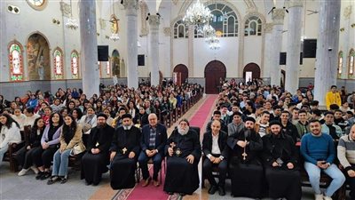 الانبا سارافيم يشارك في لقاء شباب ثانوي بالإسماعيلية