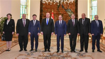 تعزيز التعاون الاقتصادي وتشجيع الاستثمارات تتصدر مباحثات السيسي ورئيس وزراء رومانيا