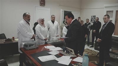 مستشفى القاهرة الجديدة يغرق في الفوضى.. زيارة وزير الصحة تكشف تدني مستوى النظافة وغياب الأمن.. والأدوية مخزنة بشكل غير آمن
