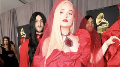 الجرامي، كيم بيتراس أول متحولة جنسيًا تفوز بالجائزة (فيديو)