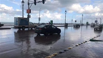  أمطار غزيرة وارتفاع أمواج البحر بالإسكندرية (صور)