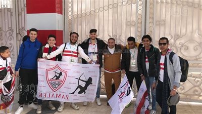 توافد جماهير الزمالك في النادي للسفر إلى الإسكندرية (صور)