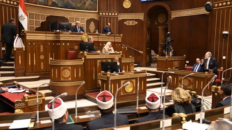 يحيى الفخراني أمام
