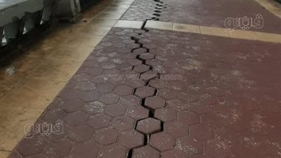  هبوط أرضى كبير بكورنيش الإسكندرية (صور) 