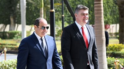  السيسي يؤكد دعم مصر لتغليب الحوار والتوصل إلى حل سلمي للأزمة الروسية الأوكرانية