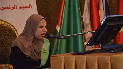 الأولى في مسابقة حفظ القرآن: حفظت كتاب الله على صوت المنشاوي وأتمنى لقاء الرئيس (فيديو)