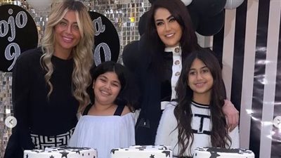 غادة عبد الرازق تحتفل بعيد ميلاد حفيدتيها بحضور زوجها هيثم زنيتا (صور)
