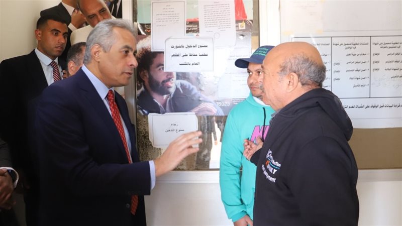 حسن شحاتة وزير القوى