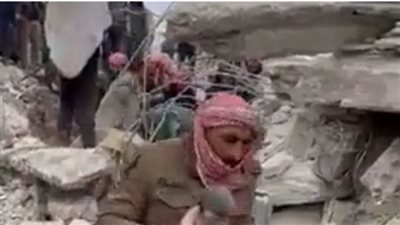 سورية تلد طفلها تحت الركام وتموت جراء الزلزال (فيديو)