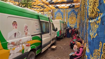 قافلة علاجية تكشف على 1959 مريضًا بإحدى قرى ميت غمر