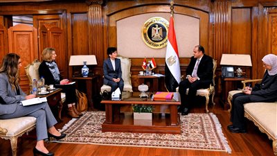 وزير الصناعة: فرص استثمارية متميزة أمام دوائر الأعمال السويسرية في السوق المصري