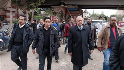 حملات مكثفة لضبط الأسعار والتفتيش على المحلات بالمعادي (صور)