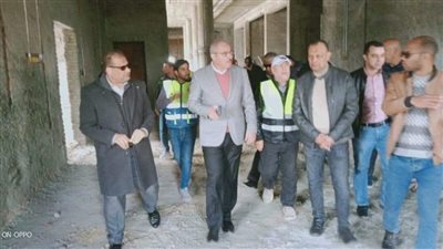 رئيس جامعة القناة يوجه بسرعة الانتهاء من أعمال إنشاء مبنى العيادات الخارجية