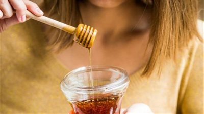 فوائد عسل النحل، يعالج أمراض الجهاز الهضمي ويقوي الذاكرة
