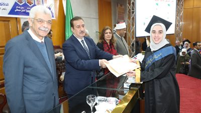 محافظ المنوفية ورئيسا جامعتي المنوفية والسادات يكرمون أوائل الخريجين