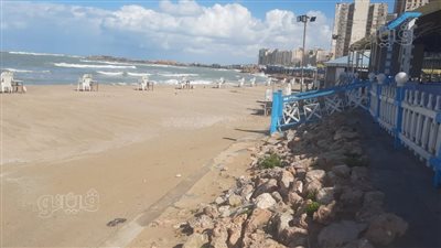  الحياة تعود لشاطئ إدوارد خراط واستكمال أعمال ترميم الرصيف (صور)