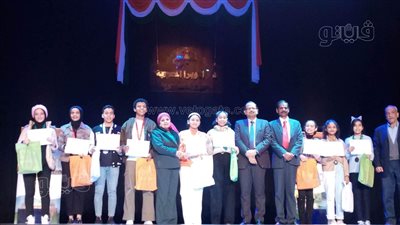 التعليم تكرم الطلاب الفائزين في المسابقة الفنية 