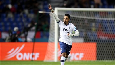  سالم الدوسري يفاجئ جماهير الهلال قبل لقاء الاتحاد في كلاسيكو السعودية 