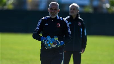 الأهلي يستعين بحارس من الشباب لتعويض غياب الشناوي وحمزة علاء 