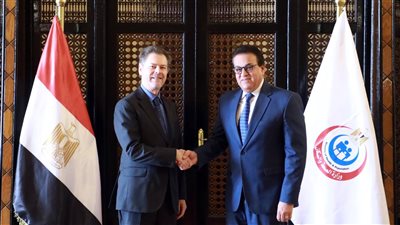 وزير الصحة يستقبل السفير الإسباني لدى مصر لبحث سبل التعاون المشترك
