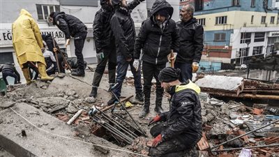 حصيلة الزلزال المدمر في تركيا وسوريا تتجاوز 8000 قتيل وعشرات آلاف الجرحى