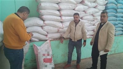 حملات تموينية على الأسواق تحرر 1682 قضية.. ضبط 310 أطنان سلع غذائية مخالفة وفاسدة.. والتحفظ على 136 ألف لتر مواد بترولية بالسوق السوداء