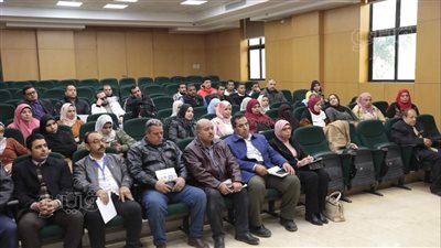 القوى العاملة: تسليم شهادات التدريب لـ 64 شخصا ببنى سويف 