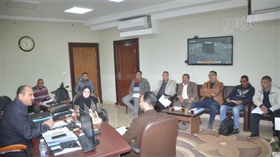 السكرتير المساعد ببني سويف يترأس اجتماع لجنة التفتيش على المناطق الصناعية 