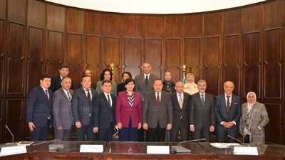 رئيس جامعة الإسكندرية يستقبل وفد جامعة طشقند الأوزبكستانية للدراسات الشرقية