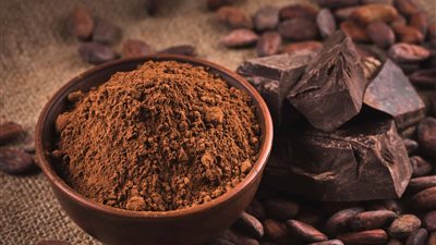الكاكاو الخام يقلل من خطر الإصابة بأمراض القلب ويحسن التجاعيد في الوجه