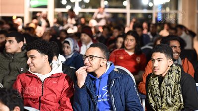 توافد جماهير الأهلي على مركز شباب الجزيرة لدعم الفريق أمام ريال مدريد (صور) 