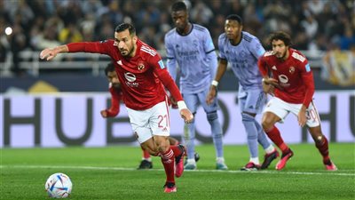 الأهلي يكشف حقيقة التوصية بعدم التجديد لـ علي معلول 