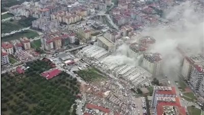 تحذير تركي من تسونامي محتمل بعد الزلزال المدمر ويهدد 14 دولة 