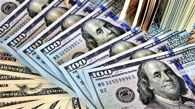 اسعار الدولار في البنوك ، تعرف علي تعاملات سعر الدولار في السوق المصري اليوم الاحد 12-2-2023