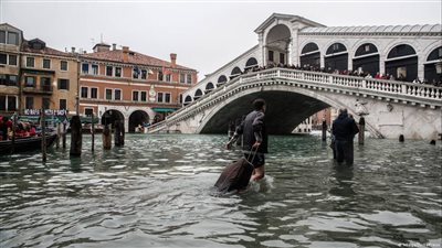 فيضان قوي يضرب مدينة إيطالية بعد ساعات من زلزال تركيا المدمر (فيديو)