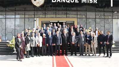 رئيس جامعة عين شمس يشهد افتتاح فرع بنك مصر بكلية التجارة