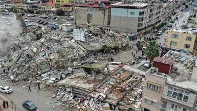 البحوث الفلكية: متابعة مستمرة ودقيقة لنشاط أي زلازل أو هزات أرضية قد تحدث