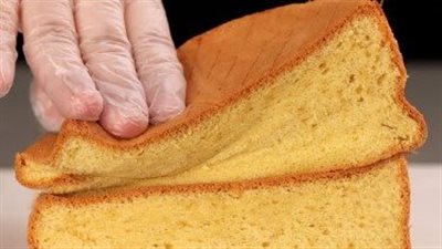 طريقة عمل الكيكة الاسفنجية هشة وسهلة التحضير