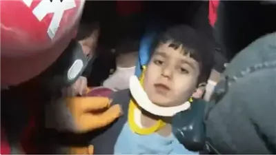 زلزال تركيا، لحظة إنقاذ طفل بعد 120 ساعة تحت الأنقاض، بصحة جيدة وكأن شيئا لم يحدث (فيديو) 
