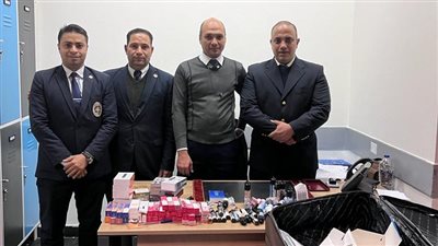 إحباط محاولة تهريب 2715 من أجهزة السجائر الإلكترونية ومستلزماتها بمطار القاهرة