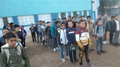 توافد طلاب أسيوط على المدارس في أول أيام الفصل الدراسي الثاني (فيديو وصور) 