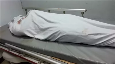 تحريات مكثفة لحل لغز العثور على جثة شاب ملقاة في الشارع بالنزهة 