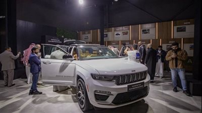 مواصفات سيارات جيب جراند شيروكي 2023 العائلية 